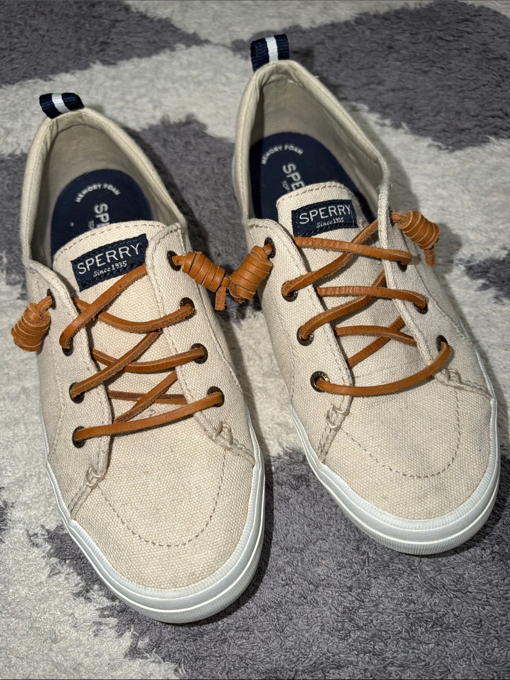 Sperry Women’s Crest Vibe in Oat color size 7.5